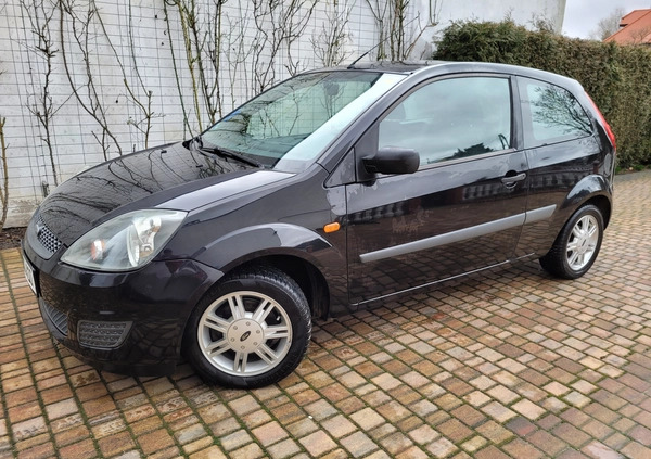 Ford Fiesta cena 6999 przebieg: 112000, rok produkcji 2006 z Luboń małe 56